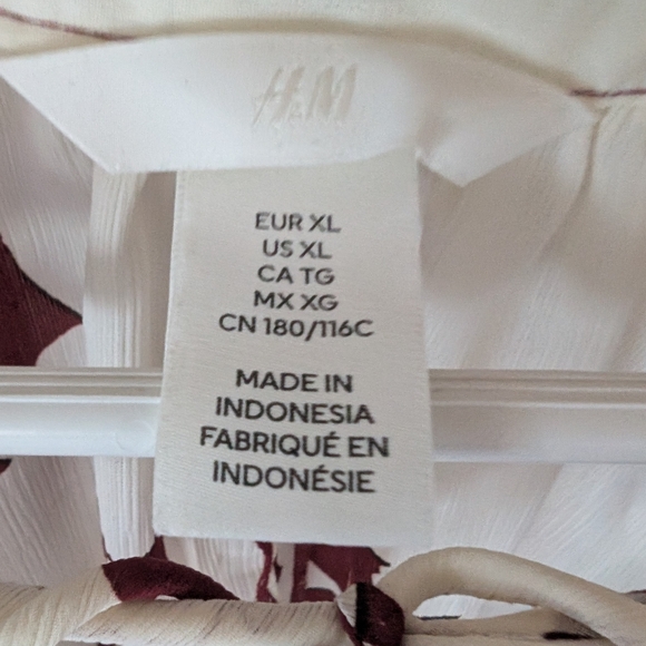 H&M Blouse - Picture 2 of 2